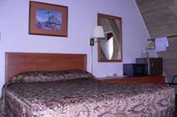 Budget Host Frontier Inn Сюзънвил Екстериор снимка